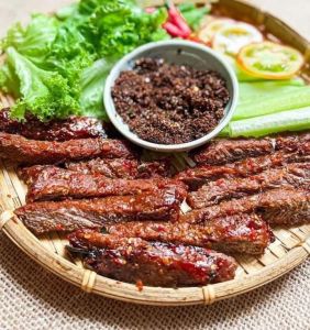 Thịt nai một nắng & Muối kiến vàng đặc sản tây nguyên - N1N1027 (0,5kg)