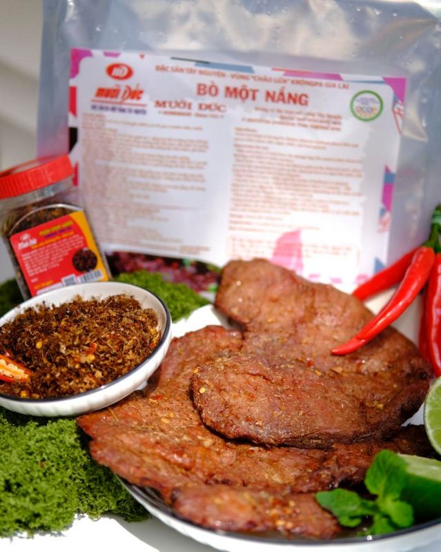 Bò Một Nắng & Muối Kiến Vàng – Món Ngon Cho Bữa Tiệc 8-3